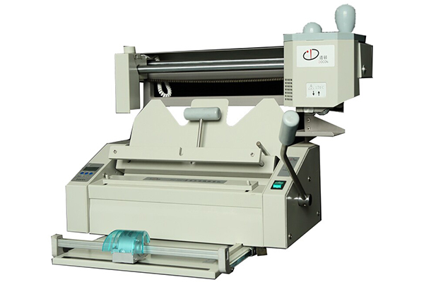 DC-30C+多功能桌面胶装机