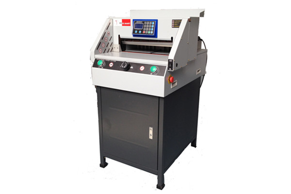 DC-8646RT 电动程控切纸机