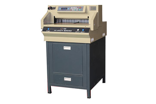 DC-8848TH电动程控切纸机